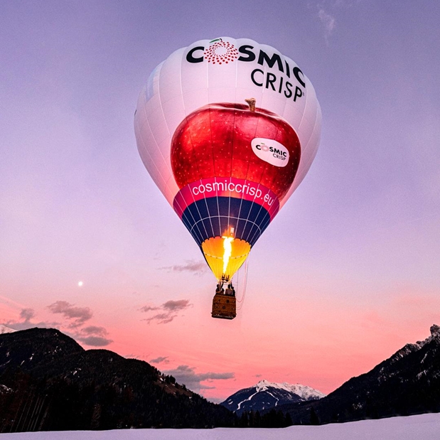 cosmic-crisp-fotowall-heissluftballon
